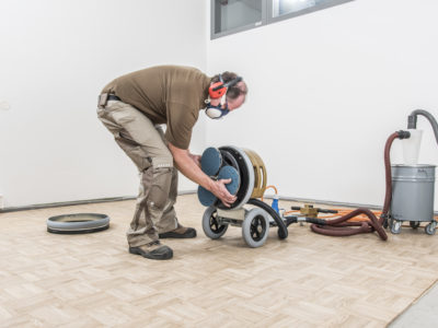 hoe schuren van parket, machine, schuurmachine, opleiding